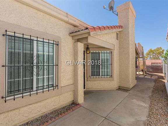 3rd image of 2371 Los Feliz St