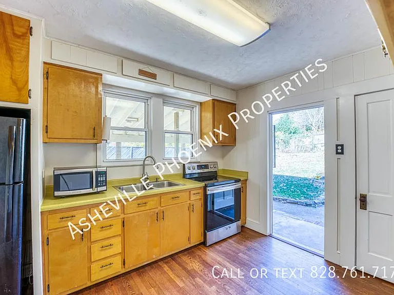 8 Enka Oak St — Photo 15