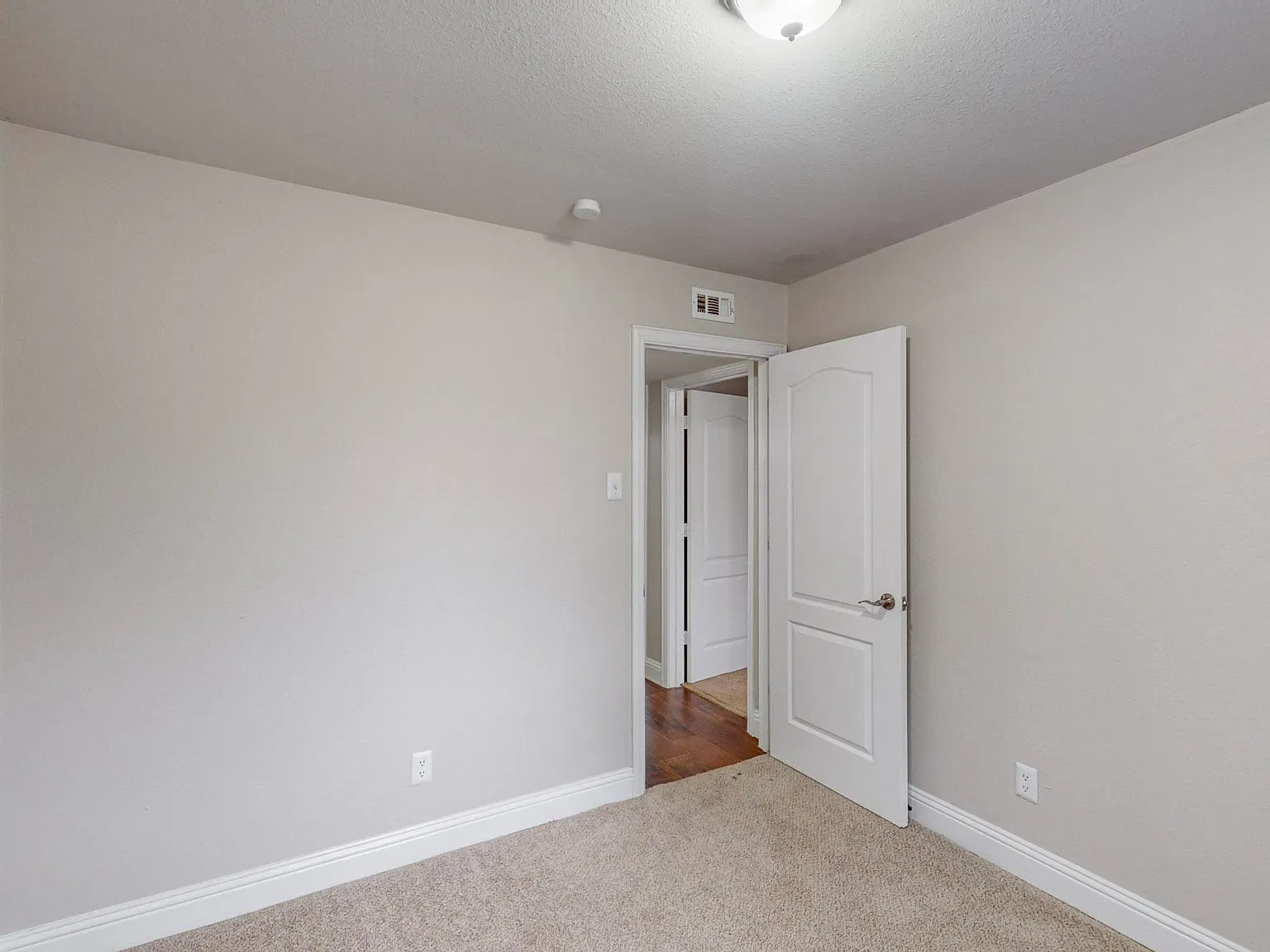 4 bed, 1246 sqft, $1,795 — Photo 4