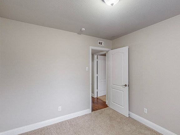 5th image of 3842 Commonwealth Dr