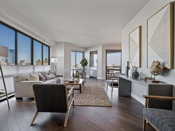 4th image of 1310 E Ocean Blvd