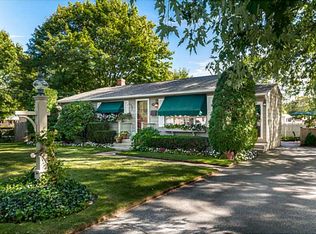 24 Deerfield Dr, Warwick, RI 02886