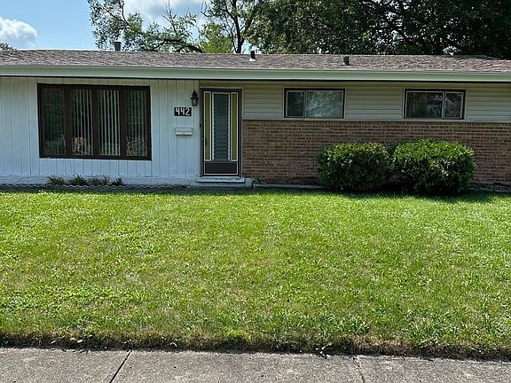 2nd image of 442 Shabbona Dr