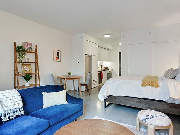 5th image of 18 10th St APT 541