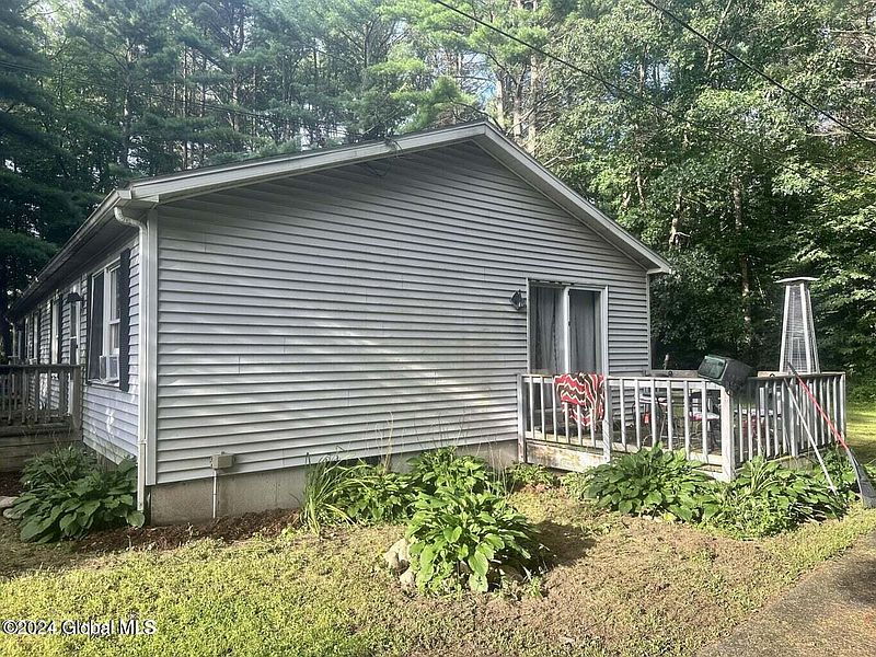 5th image of 224 W Milton Road