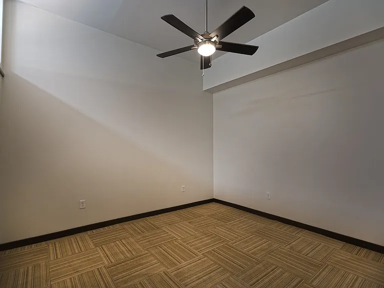 110 Campbell Ave SW — Photo 17