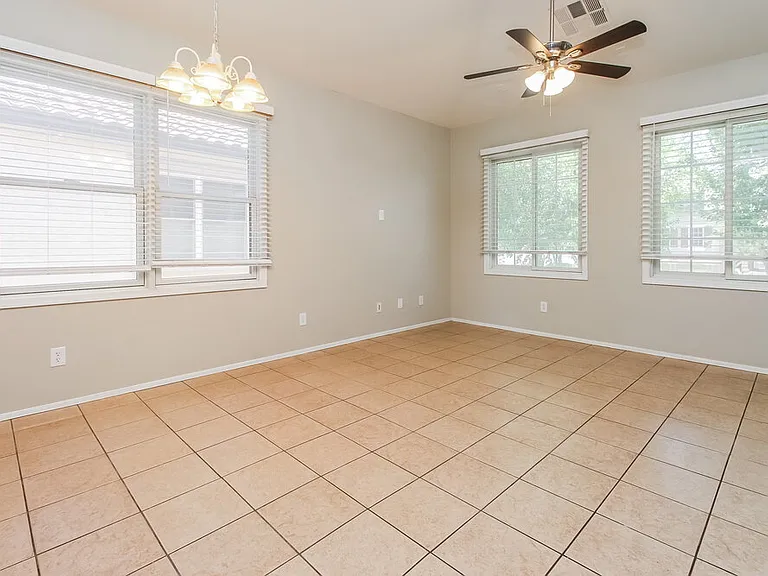 2121 E Huntington Dr — Photo 6