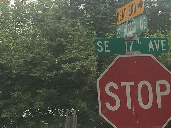 5th image of 1698 SE McBrod Ave
