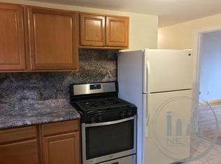 28 River St APT D, North Attleboro, MA 02760