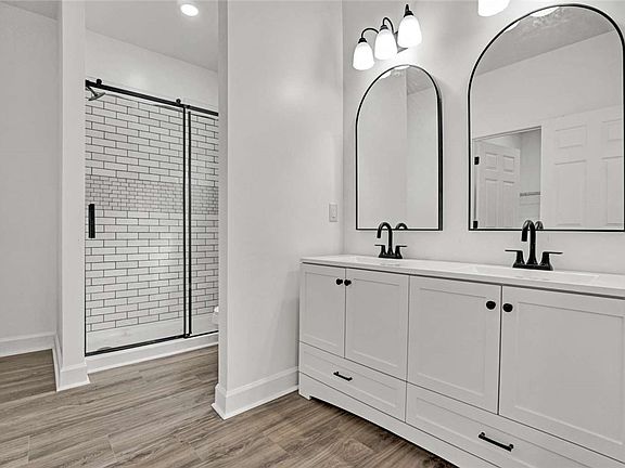 5th image of 214 Streams Way