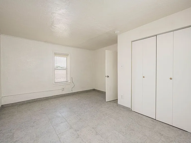 801 Van Patten Ave — Photo 5