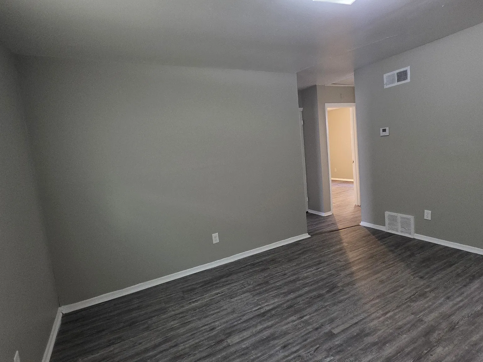 Beautiful Duplex Home — Photo 4