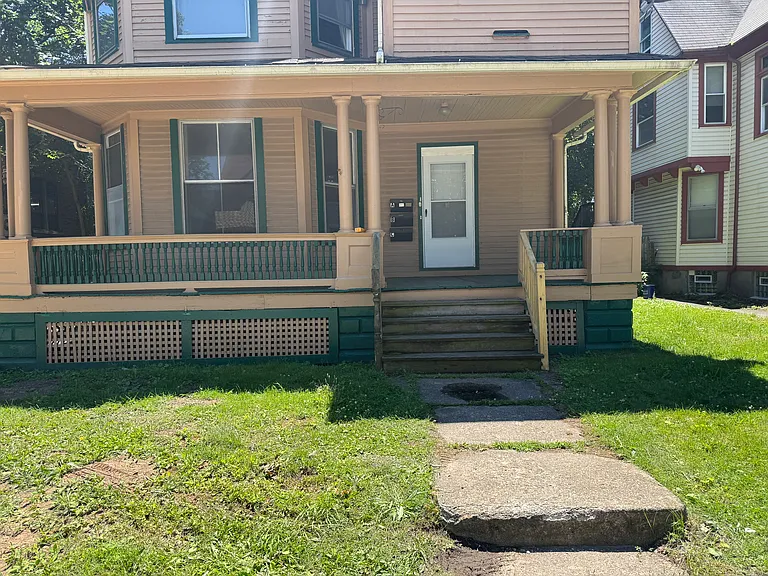 205 Edinburgh St #B — Photo 10