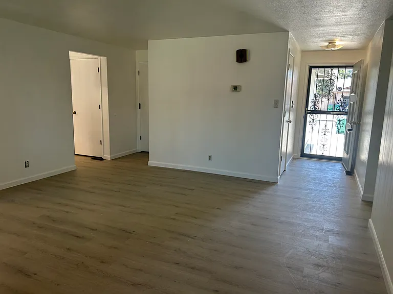 3072 Meadowlands Dr — Photo 3
