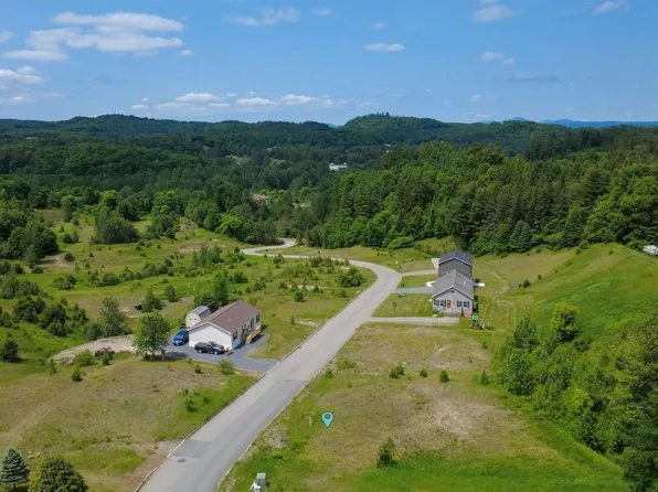 000 Deer Creek Lane #10, St. Johnsbury, VT 05819