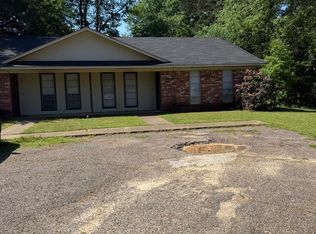 8 Harroun Ct #B, Longview, TX 75604