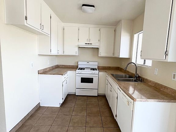 4th image of 13801 Yukon Ave APT 31
