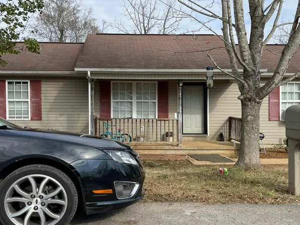 218 Mount Leo Heights St, McMinnville, TN 37110