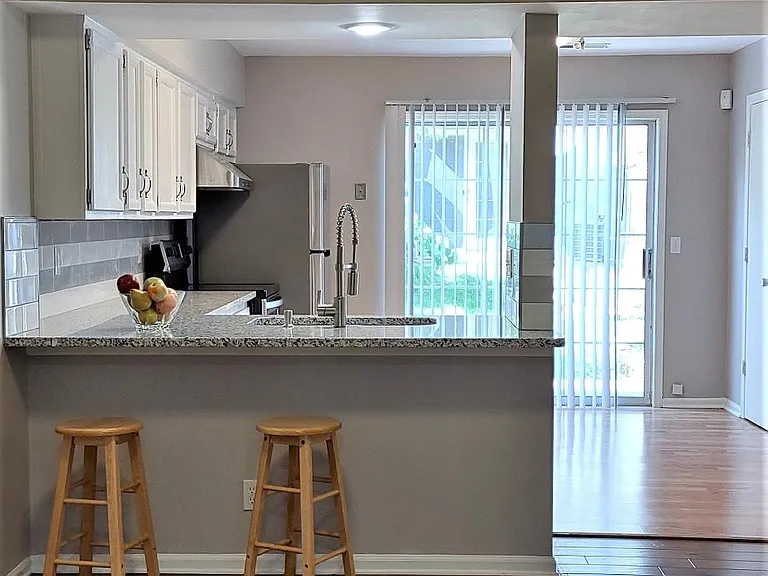 8328 Metcalf Ave — Photo 16