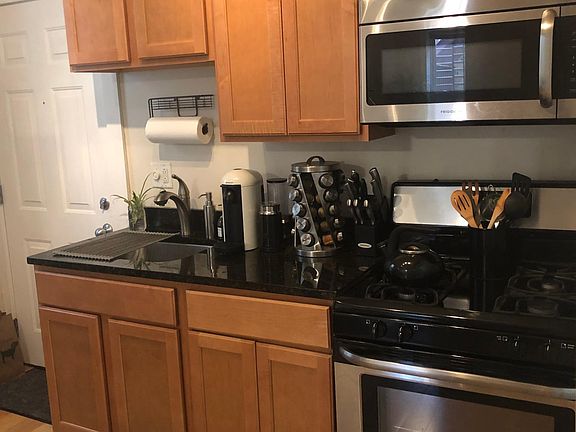 5th image of 1311 N Greenview Ave #2R