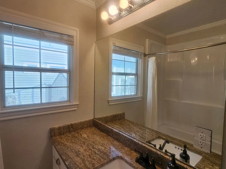 307 N Bradley St — Photo 12