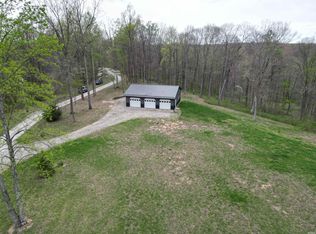 9045 E Pine Rd, Bloomfield, IN 47424