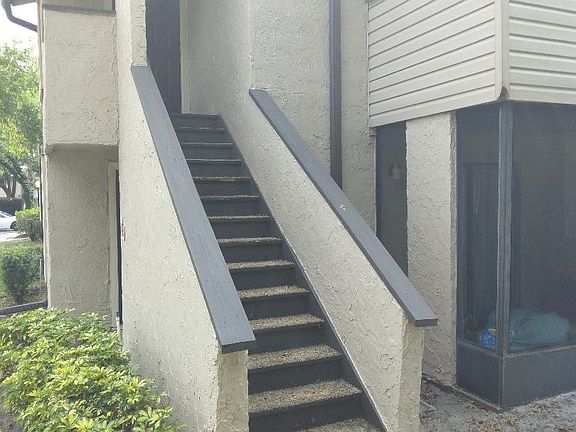 2nd image of 2923 Antique Oaks Cir APT 38
