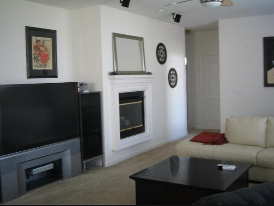 2nd image of 925 Promenade Dr