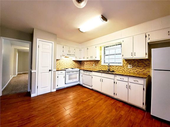 5th image of 2169 SE King Forest Dr