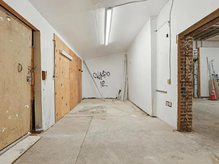 1000 Chanslor Ave — Photo 8