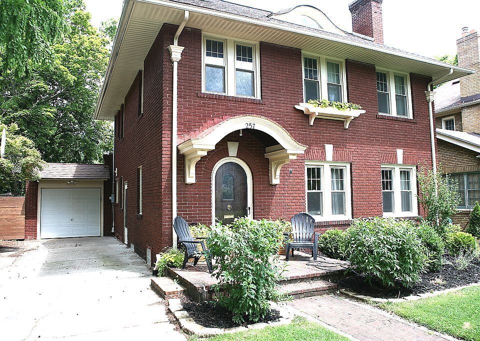 1st image of 257 Hobart St SE