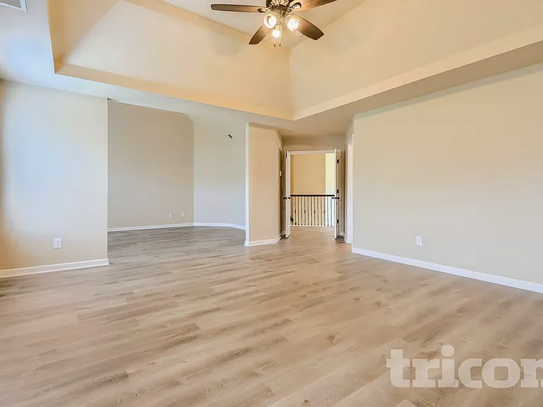 135 Lindsey Ter — Photo 10