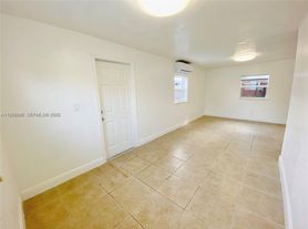 2996 NW 93rd St, Miami, FL