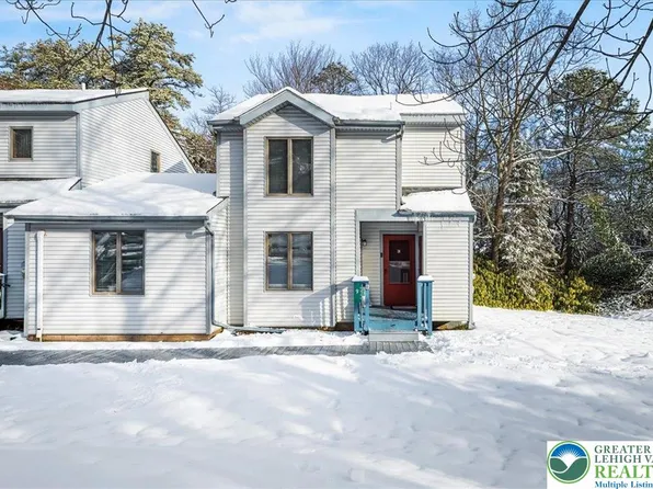 9 Gregory Pl, Lake Harmony, PA 18624