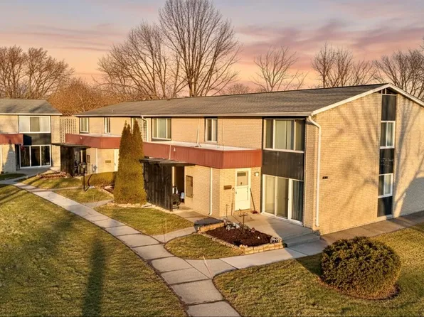 8315 Karam Blvd Unit 4, Warren, MI 48093