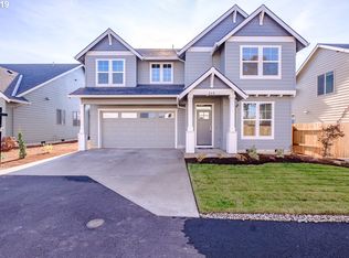 240 N Hezzie Ln, Molalla, OR 97038