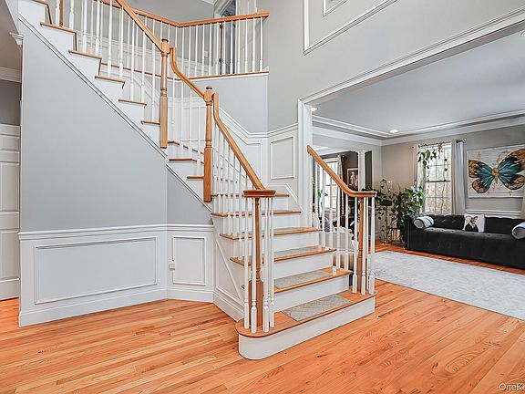 2nd image of 22 Ridgemont Drive