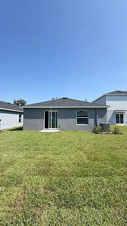 3 bed, 2.0 bath, 1429 sqft, $2,050 — Photo 4