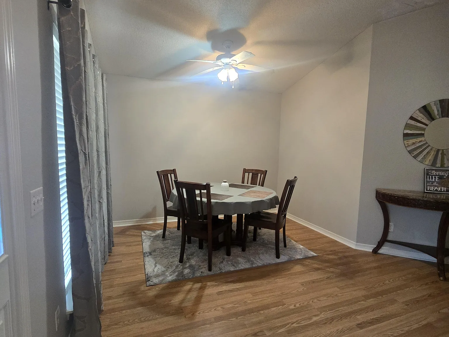 3 bed, 1482 sqft, $2,600 — Photo 2