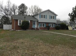 1101 Canterbury Ln, Colonial Heights, VA 23834