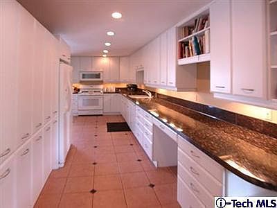 2nd image of 1323 Montecito Cir