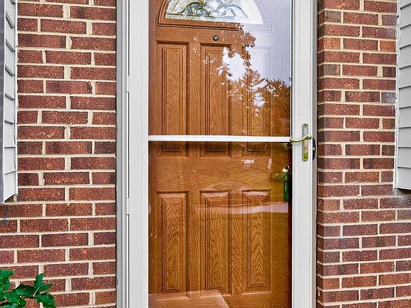 5th image of 5801 Patrick Henry Dr