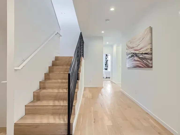 2305 W 52nd Ave — Photo 16