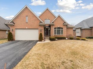 7224 Pine Vista Dr, Brighton, MI