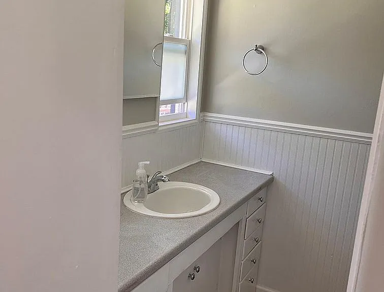615 Lake Rd — Photo 10