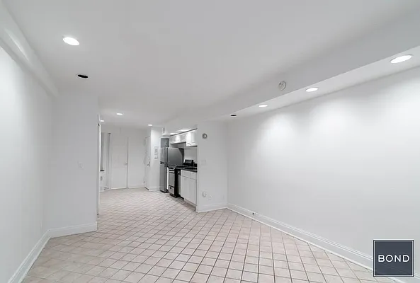 Rented by Bond New York | media 8