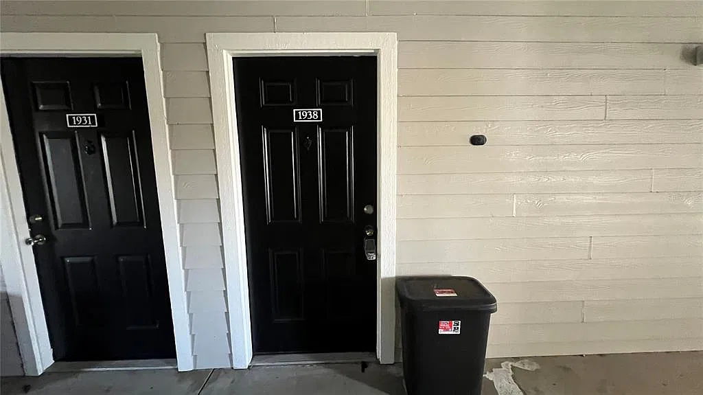 1 bed, 1.0 bath, 650 sqft, $1,300 — Photo 3