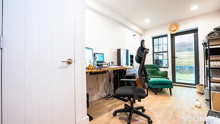 Rented by Nooklyn NYC LLC | media 17