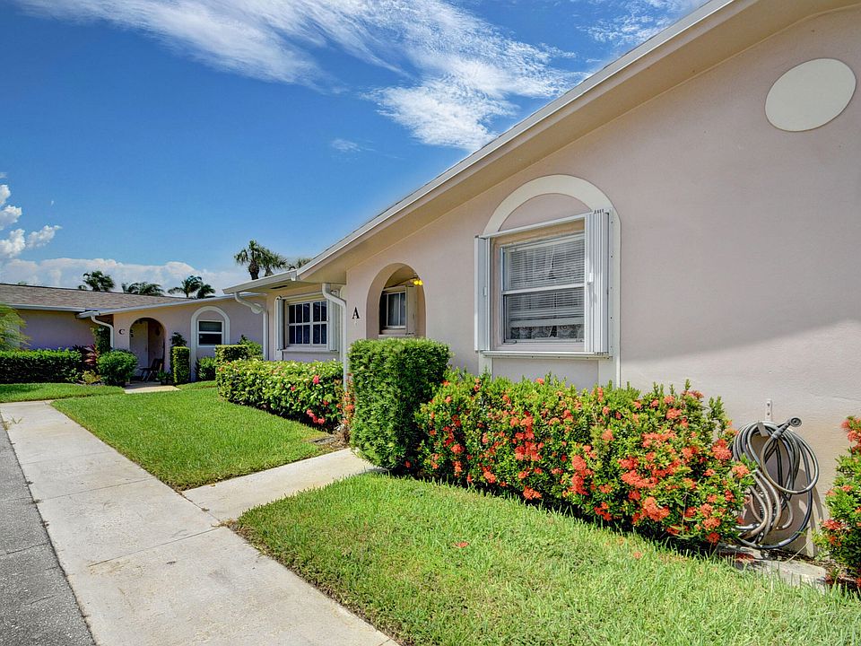 Cresthaven Villas Condominiums 2760 Dudley Dr E West Palm Beach, FL