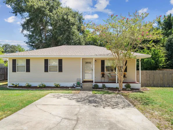 113 Marimba St #B, Mary Esther, FL 32569